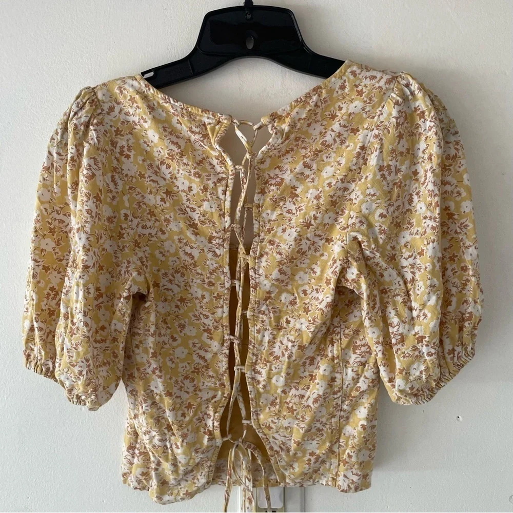 Abercrombie & Fitch tie back puff sleeve floral yellow top 37515
